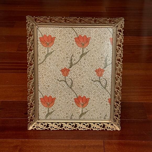 Vintage Goldtone Metal Picture Frame Ornate Mid Century Hollywood Regency 8 x 10 - Picture 7 of 7